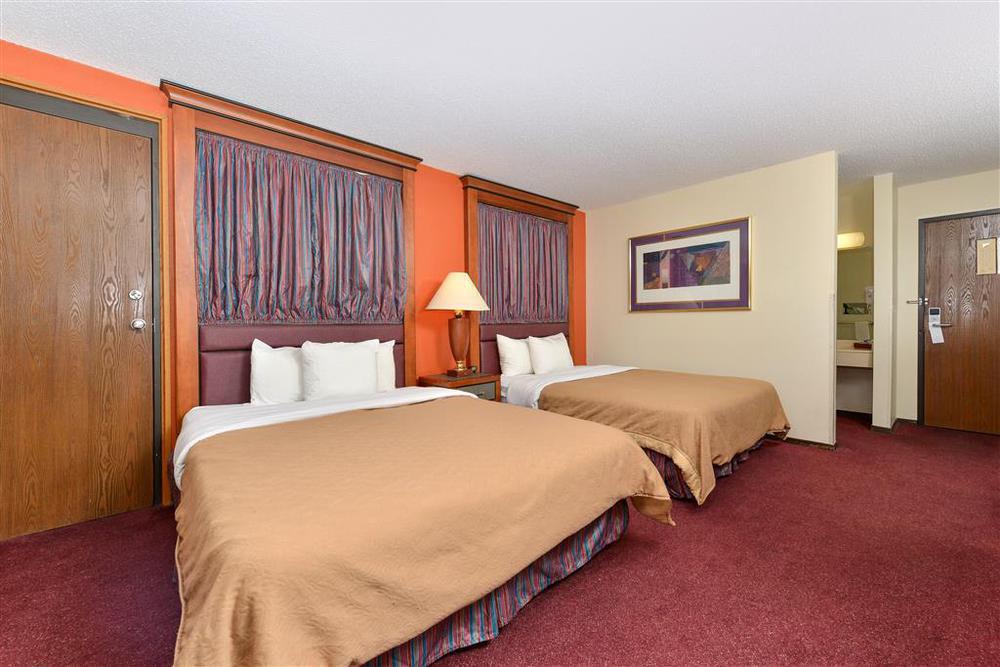 & Motel 2*
